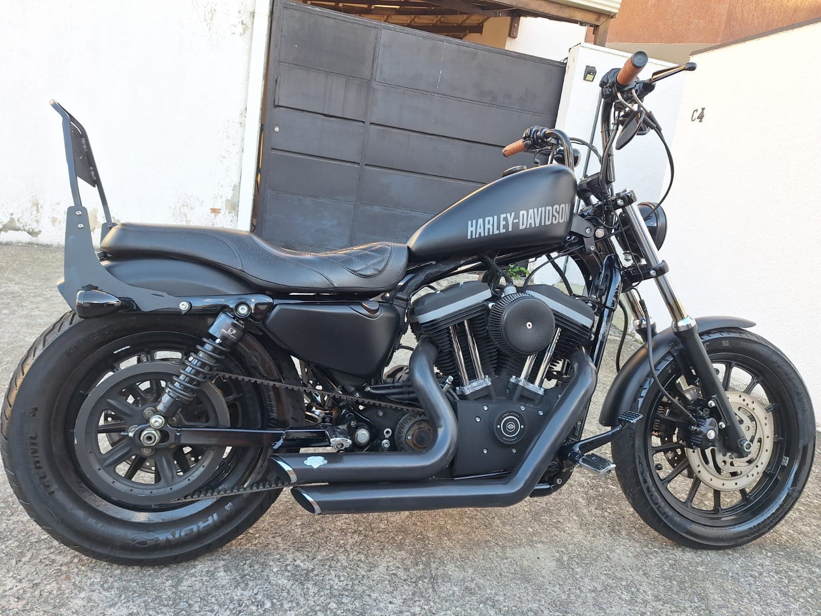 Iron 883